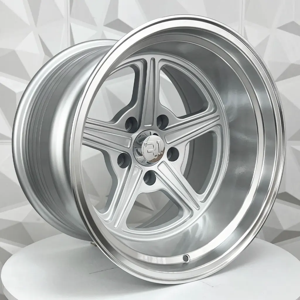 X083 Silver Machine Lip 01.webp